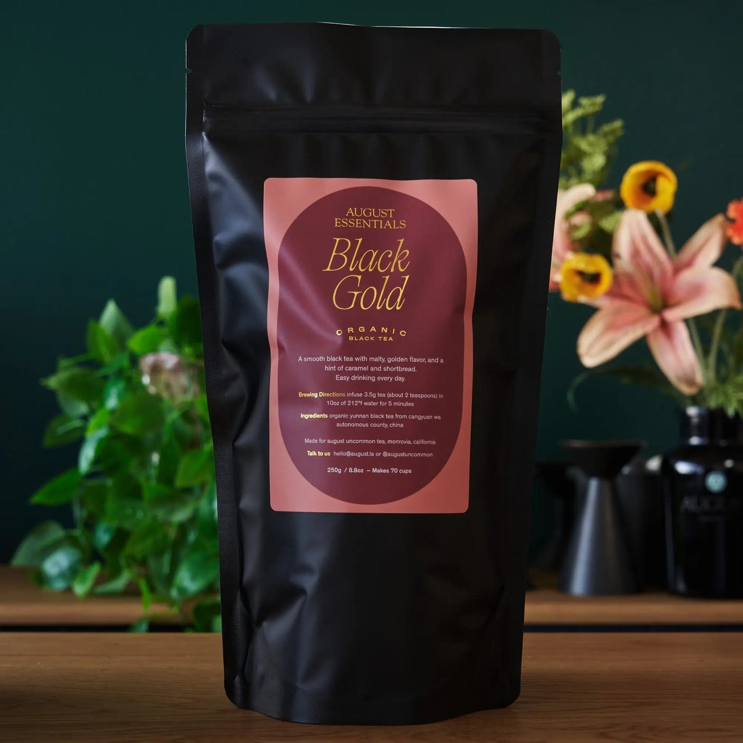 Black Gold organic Yunnan loose leaf tea pouch — additional product view 3.