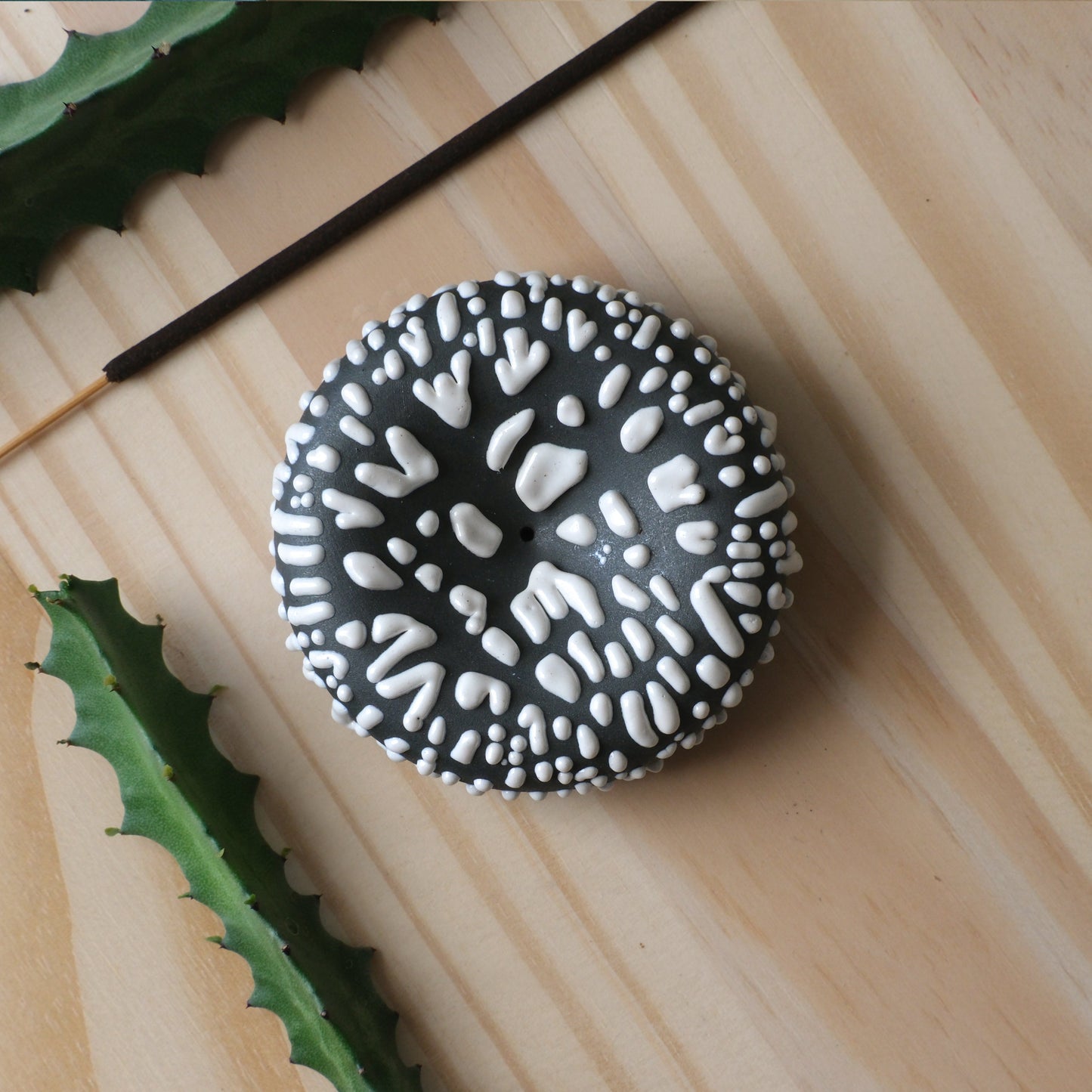 Eve Incense Holder — Handmade Stoneware Dish for Incense