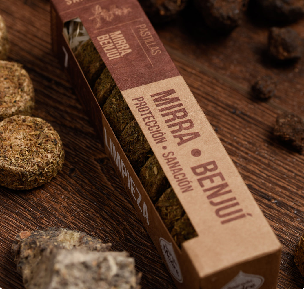 Seven-day smoke cleansing charcoal tablets and packaging