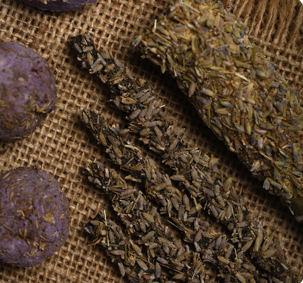 Herbal incense gift box with sticks, smudge bombs and smudge stick — image 6 of 8