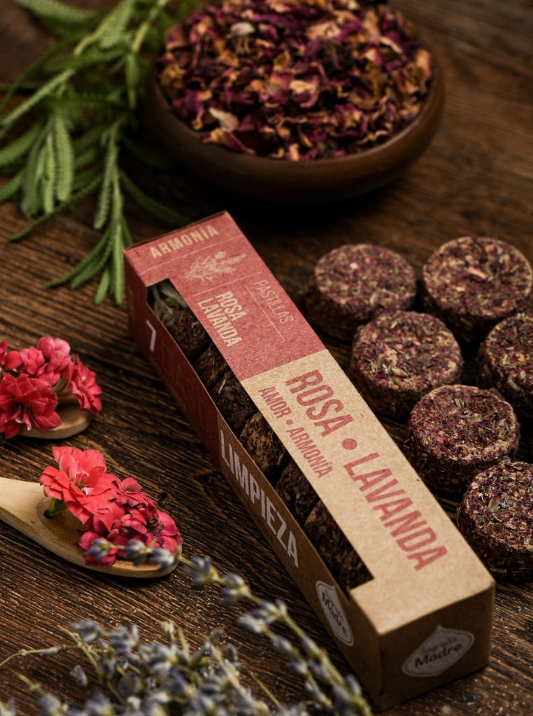 Seven-day smoke cleansing charcoal tablets and packaging