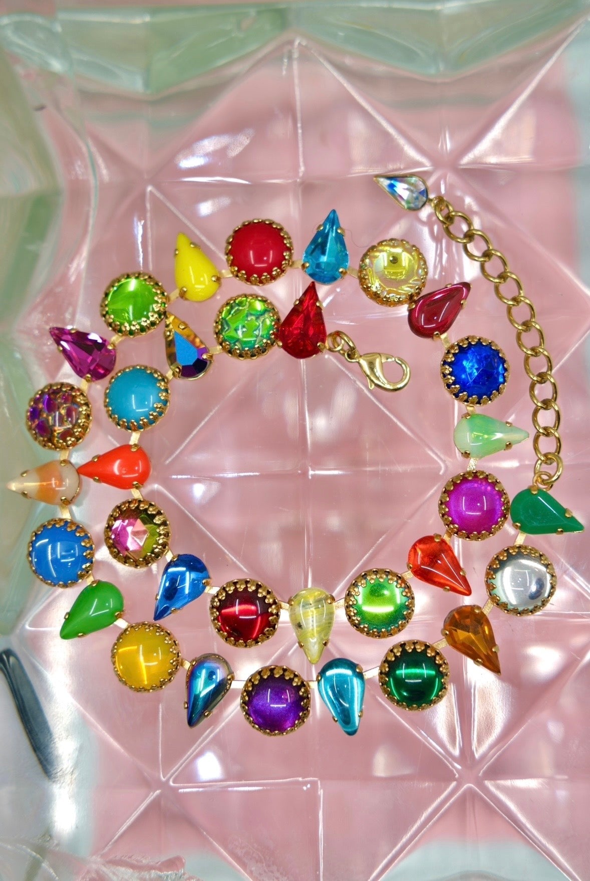 Kaleidoscope layering choker in vintage glass with 18k gold finish, front view