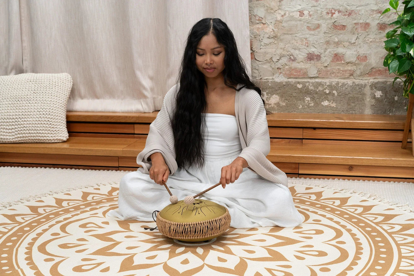 10-inch gold steel tongue drum in C major with eight notes and wooden mallets — view 3 of 11
