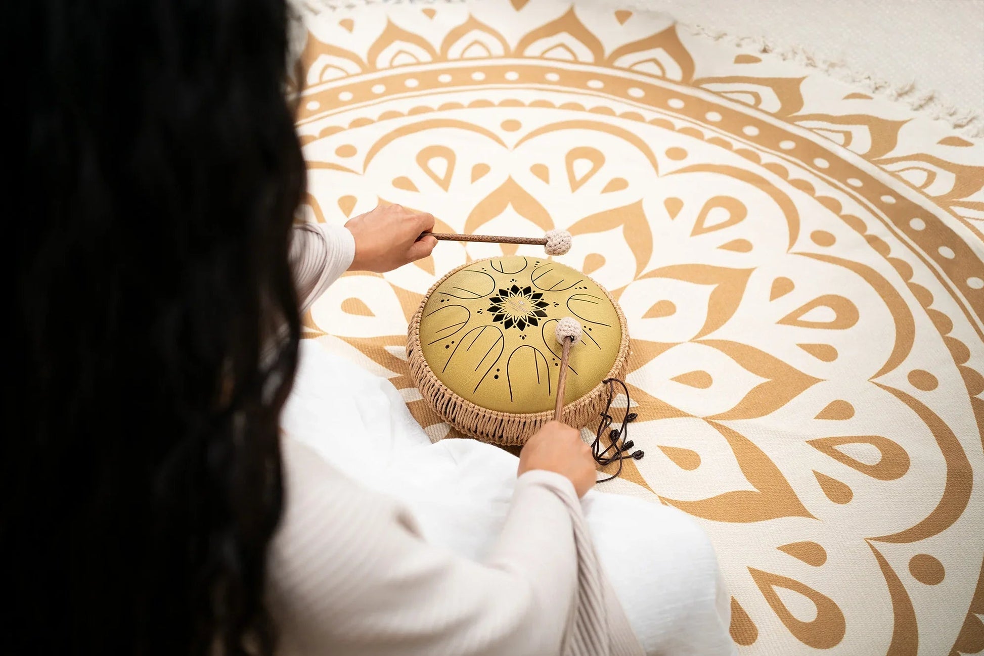 10-inch gold steel tongue drum in C major with eight notes and wooden mallets — view 4 of 11