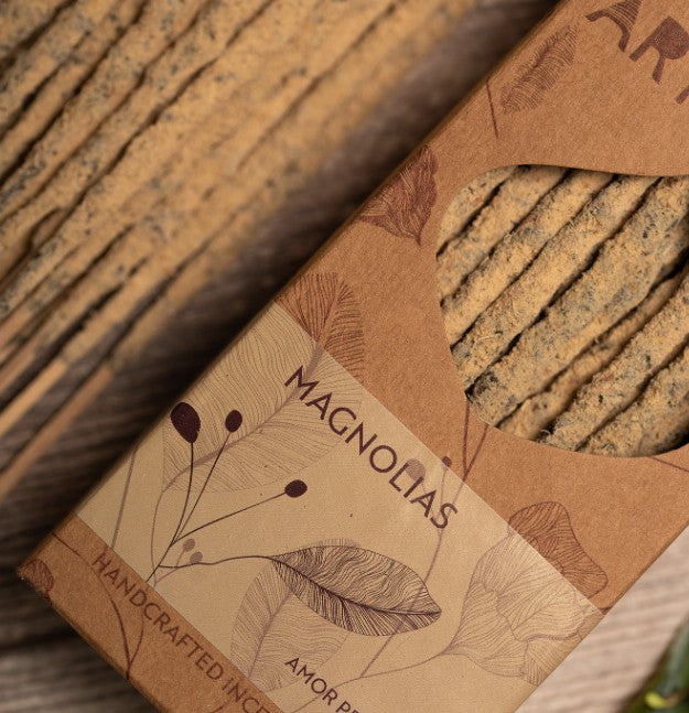 Magnolias label detail printed on the kraft box