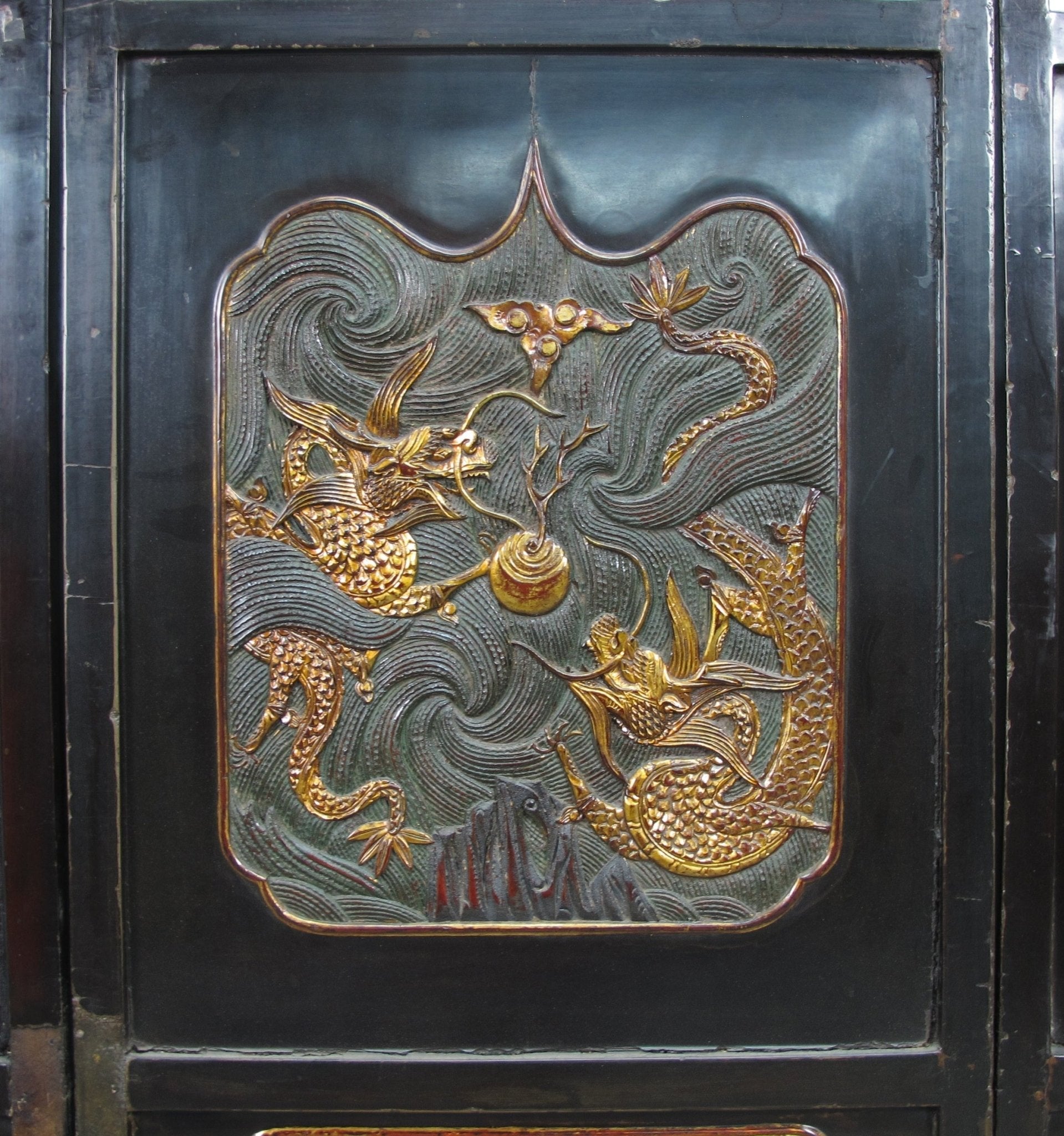 Antique Chinese room divider panel, hand-carved and gilded with dragons on both sides — view 12 of 18