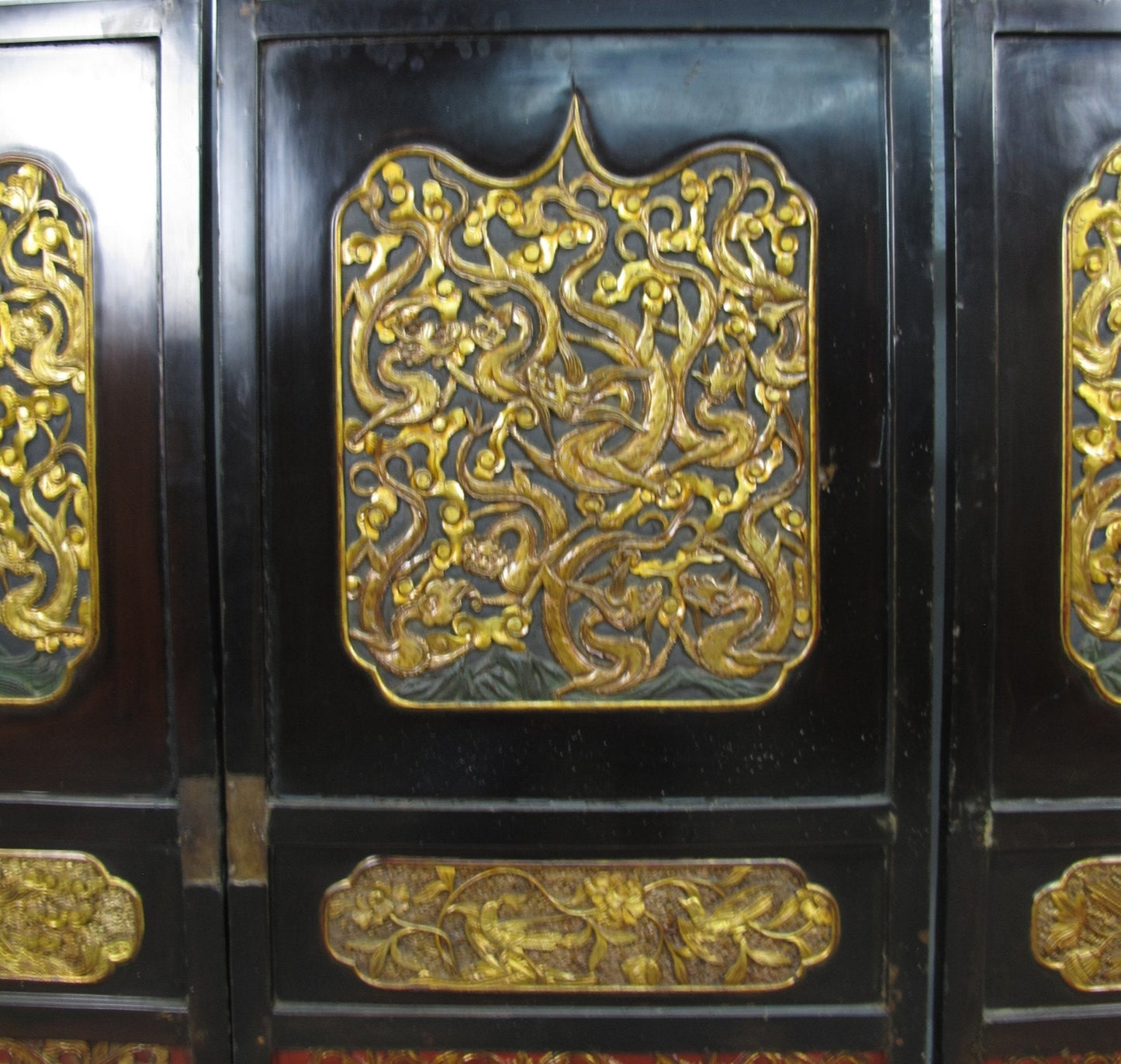 Antique Chinese room divider panel, hand-carved and gilded with dragons on both sides — view 18 of 18
