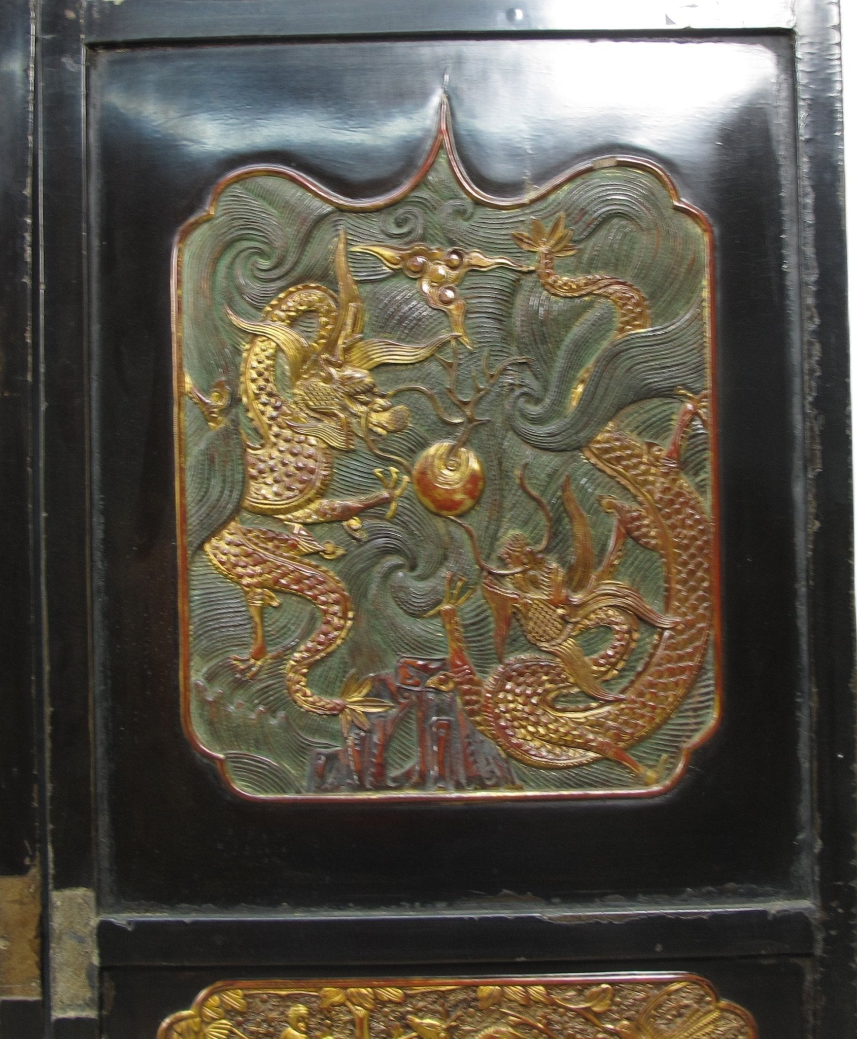 Antique Chinese room divider panel, hand-carved and gilded with dragons on both sides — view 10 of 18
