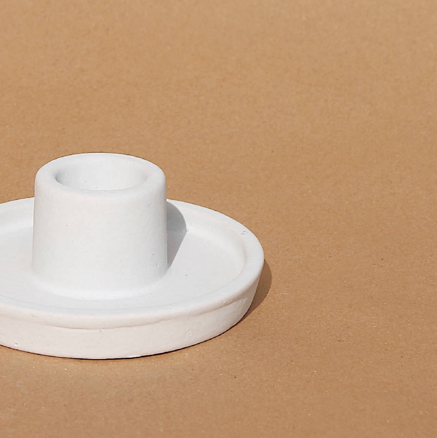 White Whirl ceramic candle holder, close view of the turned whirling profile