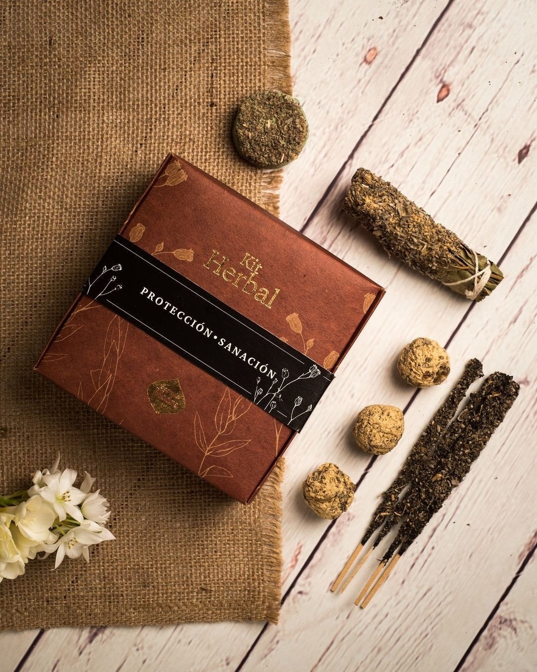 Sage Herbal gift box with its cleansing contents
