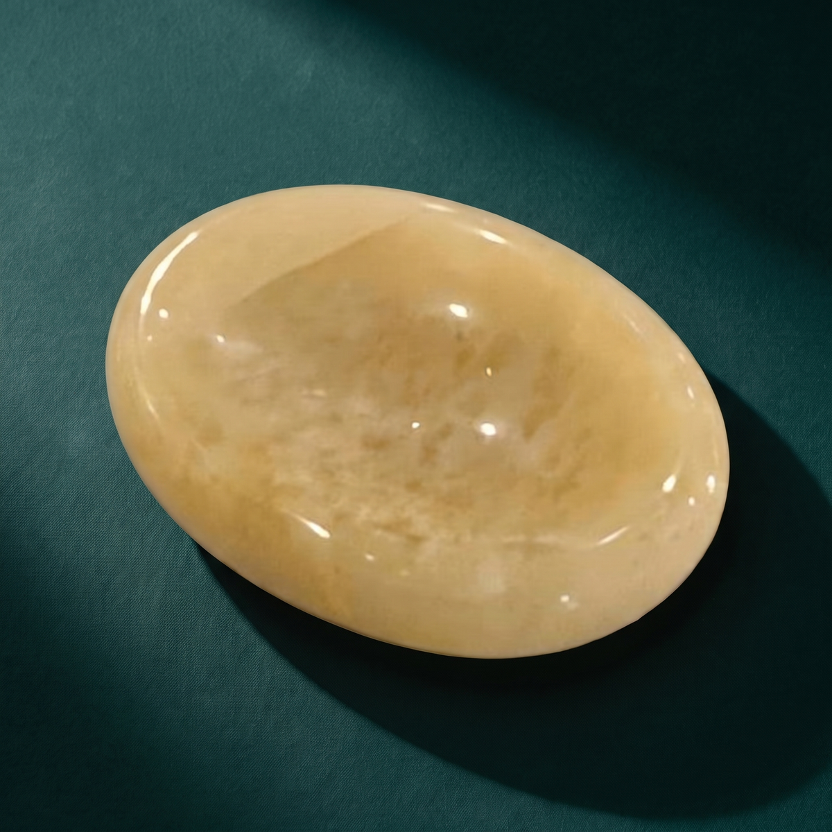 Golden Aventurine Comfort Stone — Confidence & Opportunity Worry Stone – mineral detail