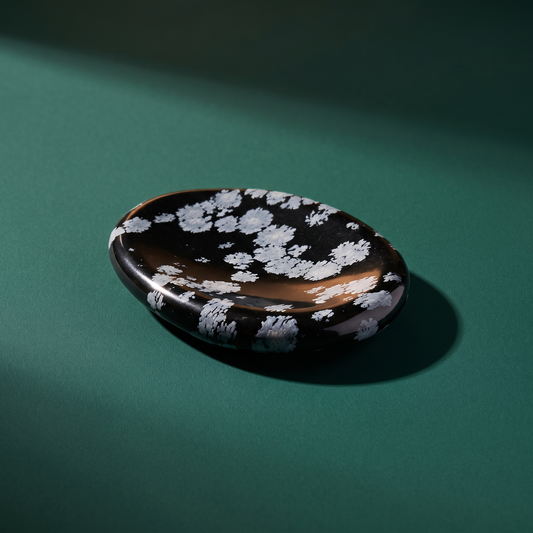 Snowflake Obsidian Comfort Stone — Grounding Shadow-Work Worry Stone – product view